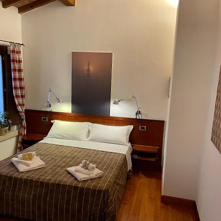 بيت ضيافة 3.0 Boutique Rooms فيرّارا