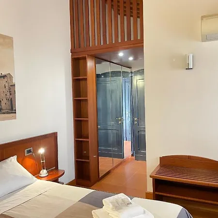 3.0 Boutique Rooms فيرّارا